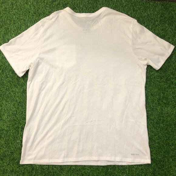 NWT Men's White Nike Basic Pocket Tee - Picture 2 of 5